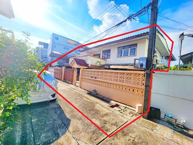 รัชดา 2ชั้น ใกล้7-11 20เมตร 3-4นอน 3ปีมีครั้ง MRTห้วยขวาง700ม.