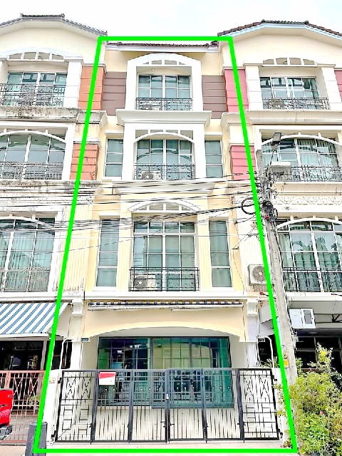 ยูเนี่ยนมอลล์ 1.9 กม. รัชดาภิเษก700ม. MRTลาดพร้าว 400ม. ทาวน์โฮม