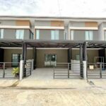 โรบินสัน ฉะเชิงเทรา 800 ม.ให้เช่าทาวน์เฮาส์ใหม่ สวย 2 ชั้น 18 ตร.