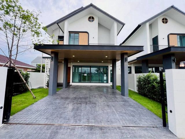 ราคาเริ่มต้น 3.79 ล้าน หางดง บ้านสร้างใหม่ สไตล์โมเดิร์น น้ำไม่ท่