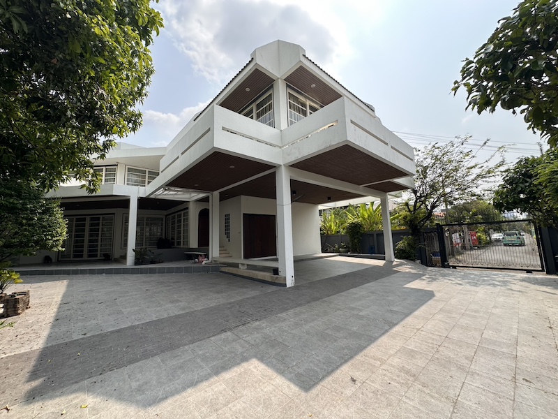 BH3527 ให้เช่าบ้านเดี่ยว สุขุมวิท 71 ซอยปรีดีพนมยงค์ 14