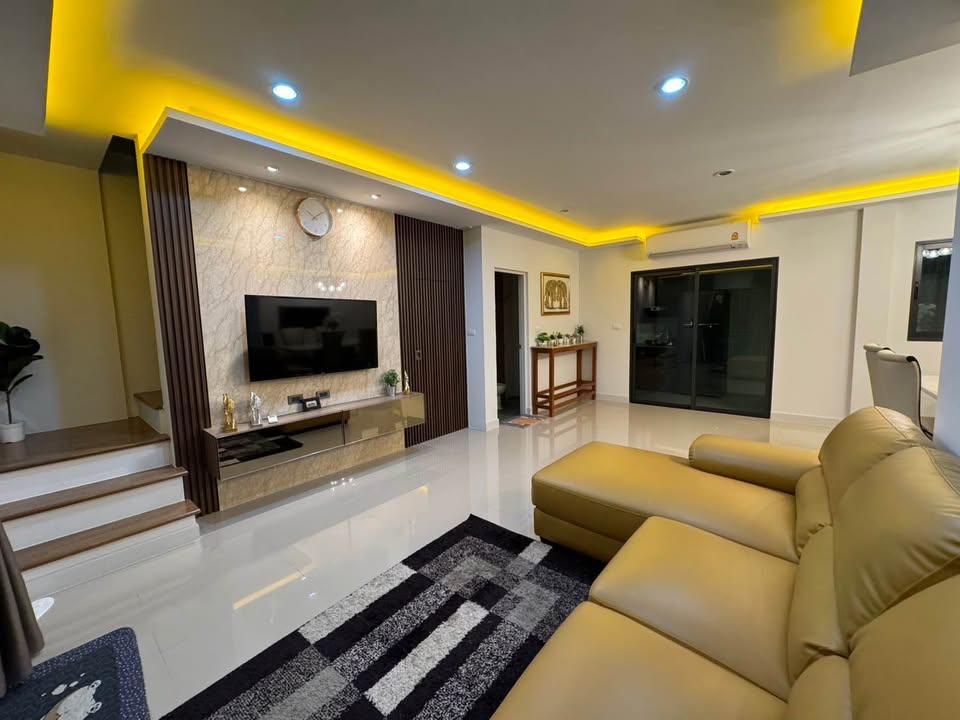 BH3607 ขาย / เช่า ทาวน์โฮม Pleno สุขุมวิท-บางนา 2 หลังมุม