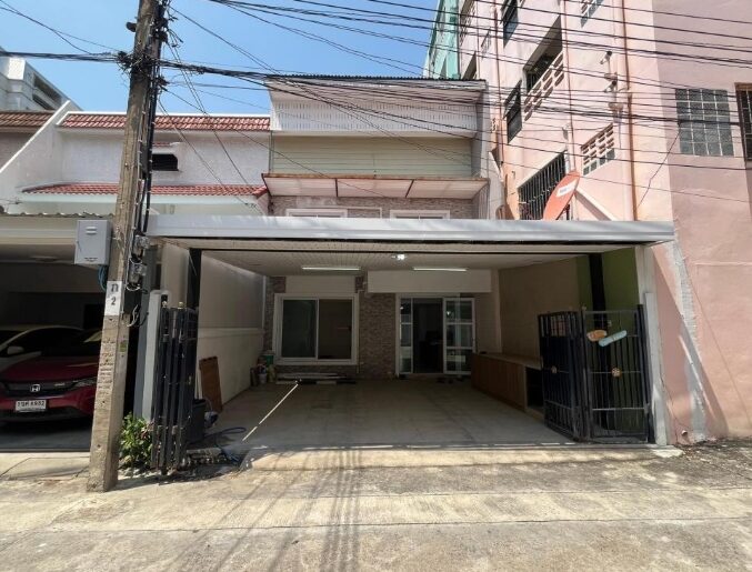 ให้เช่าทาวน์เฮาส์ 2 ชั้น รามคำแหง 24 ใกล้มหาลัยรามคำแหง