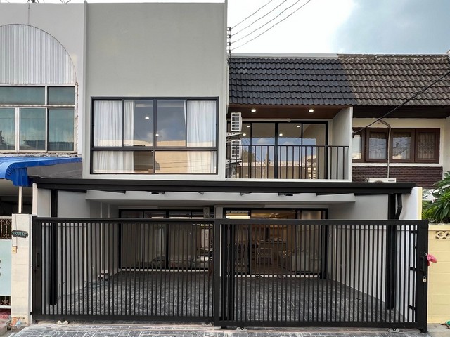 ขาย-เช่า ทาวเฮาส์ 2ชั้น เอกมัย ใกล้ BTS พระโขนง รีโนเวทใหม่