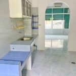 พร้อมดาดฟ้า เกาะลอย โรบินสัน ศรีราชา 1กม.ให้เช่าบ้านทาวน์โฮม 3 ชั