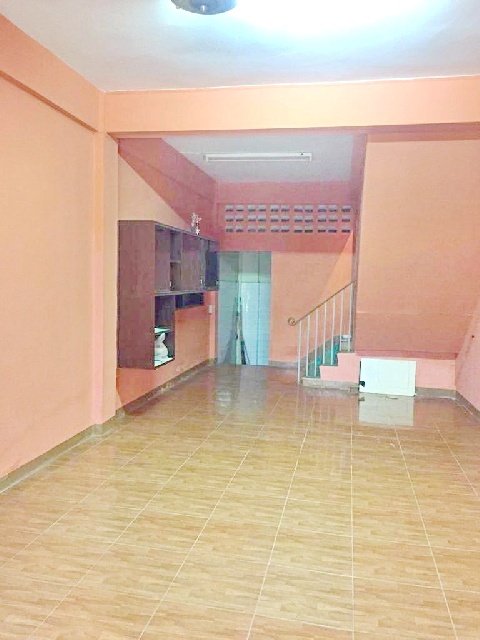 ให้เช่าอาคารพาณิชย์ 3 ชั้น สุขุมวิท36-40 BTS ทองหล่อ 560 ม. รพ.วิ