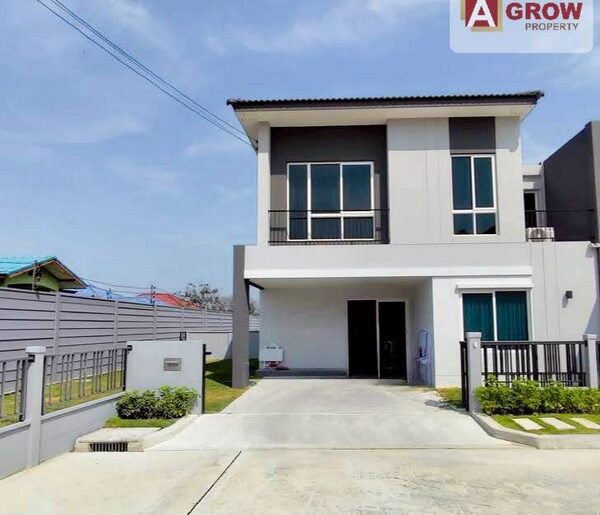 หมู่บ้านพลีโน่ทาวน์ บางนา กม.24 หน้าบ้านไม่ชนกับใคร มีความเป็นส่ว