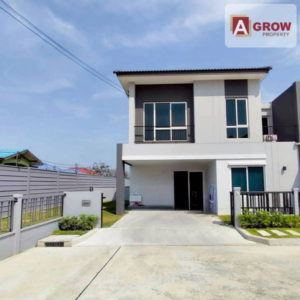 หมู่บ้านพลีโน่ทาวน์ บางนา กม.24 หน้าบ้านไม่ชนกับใคร มีความเป็นส่ว