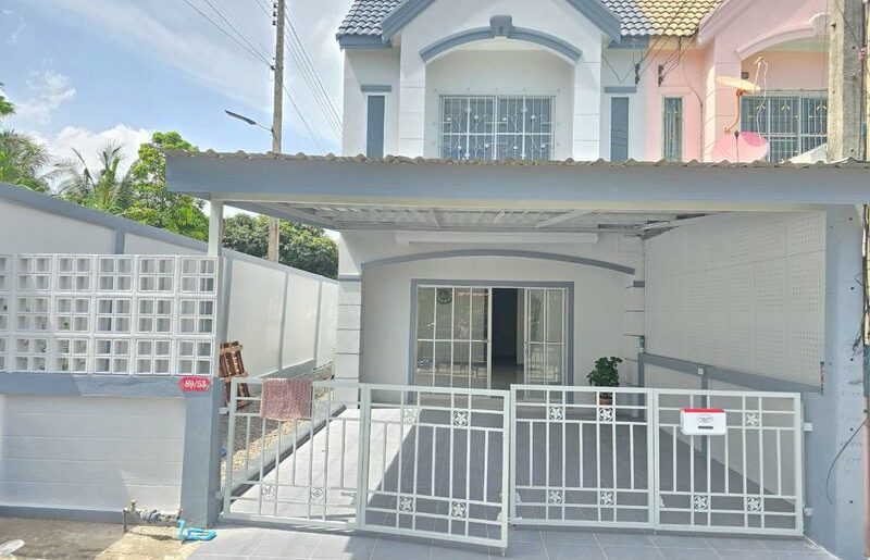 ให้เช่าทาวน์โฮม2ชั้นหลังริม 25,000/เดือน อำเภอศรีราชา จังหวัดชลบ