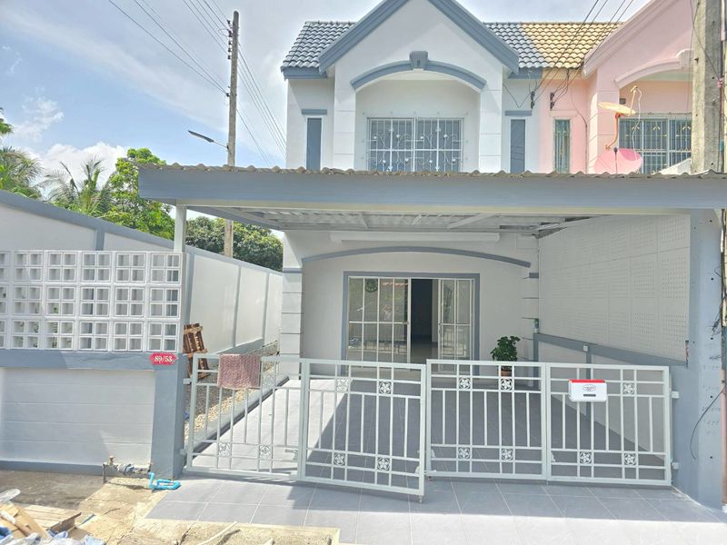 ให้เช่าทาวน์โฮม2ชั้นหลังริม 25,000/เดือน อำเภอศรีราชา จังหวัดชลบ