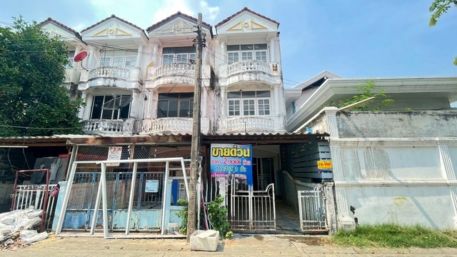 ขายทาวน์โฮม 3 ชั้น รามอินทรา 39 แยก 16 ขายถูก คุ้มค่าน่าลงทุน