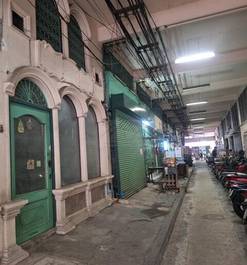 ให้เช่าตึก 2 ชั้น 100 ตร.ม สไตล์โรมันโบราณ เพดานสูง ติด MRTสามยอ