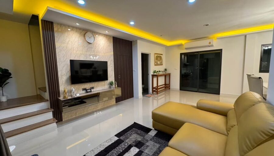 BH3607 ขาย / เช่า ทาวน์โฮม Pleno สุขุมวิท-บางนา 2 หลังมุม