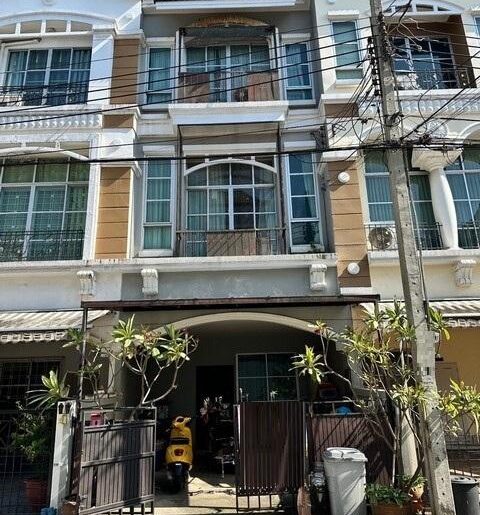 ขายทาวน์โฮม 3 ชั้น บ้านกลางเมือง ลาดพร้าว – โชคชัย 4 ติดกองปราบ