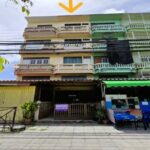 อาคารพาณิชย์ 21 ตร.ว. รีโนเวทภายในแล้วทั้งตึก ติดถนน พุทธมณฑลสาย