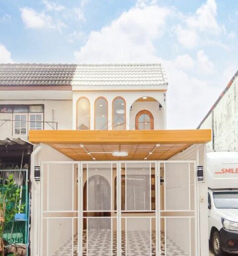 ขายทาวน์เฮ้าส์ 2 ชั้น หลังมุม โนเวทใหม่สวย สไตล์ มินิมอล คลองลำเจ