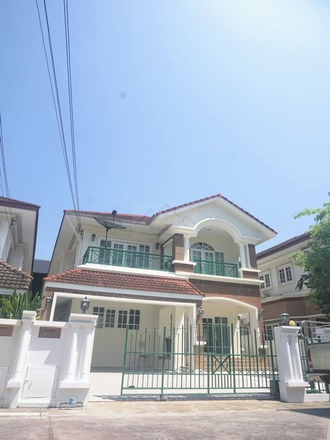 ให้เช่าบ้านเดี่ยว 220 ตร.ม. 4 ห้องนอน ถนนศรีนครินทร์ 51 ใกล้ซีคอน