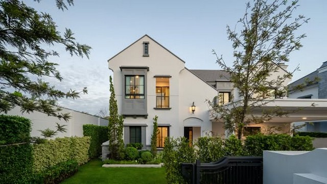 ขาย ให้เช่าบ้านหรูสไตล์คลาสสิก นันทวัน พระราม 9-กรุงเทพกรีฑาตัดให