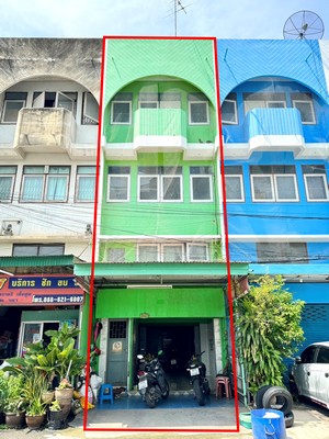 อาคารพาณิชย์ 3.5 ชั้น ในตลาดรามอินทรา กม.2 (ซอยลาดปลาเค้า) 15 ตร.