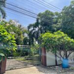 ขายบ้านพร้อมที่ดิน 242 ตร.วา ทำเลเมืองเอก รังสิต