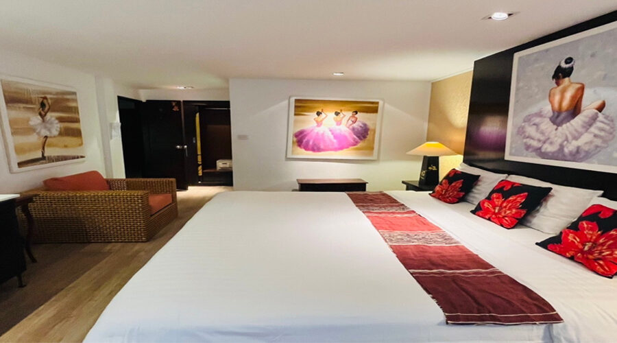 ที่พักภูเก็ตใกล้หาดป่าตอง High-Season-Deluxe: 1,500-THB/night,