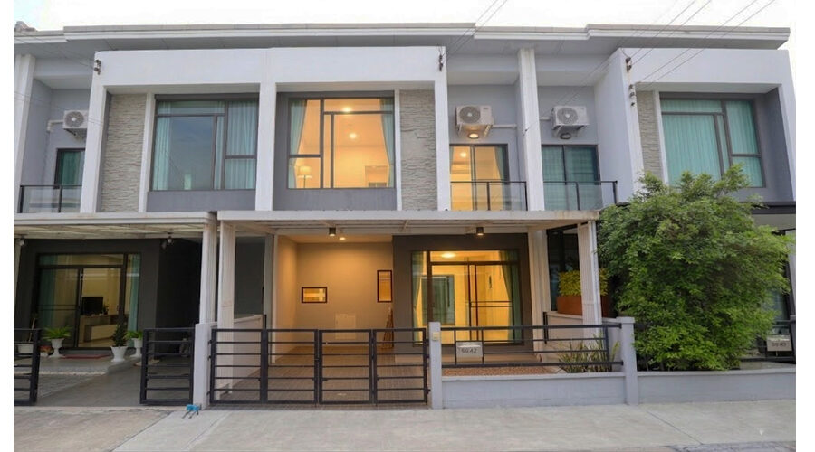 ทาวน์โฮมพลีโน่บางกรวย